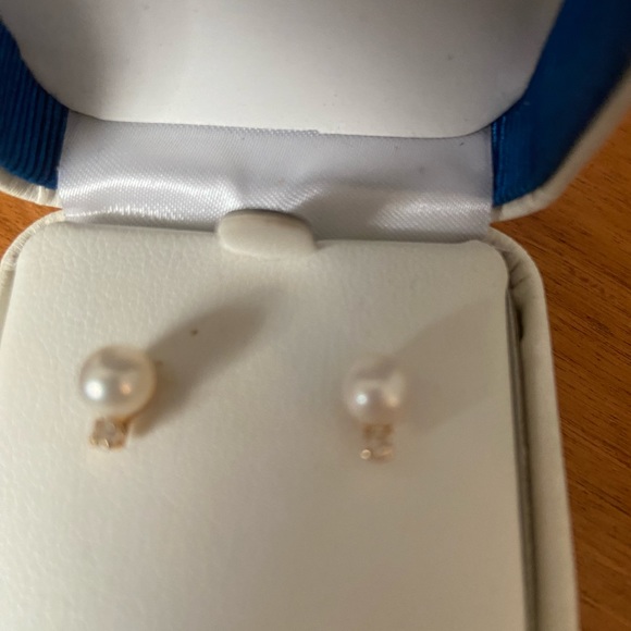 Diamond and pearl earrings - Picture 1 of 1